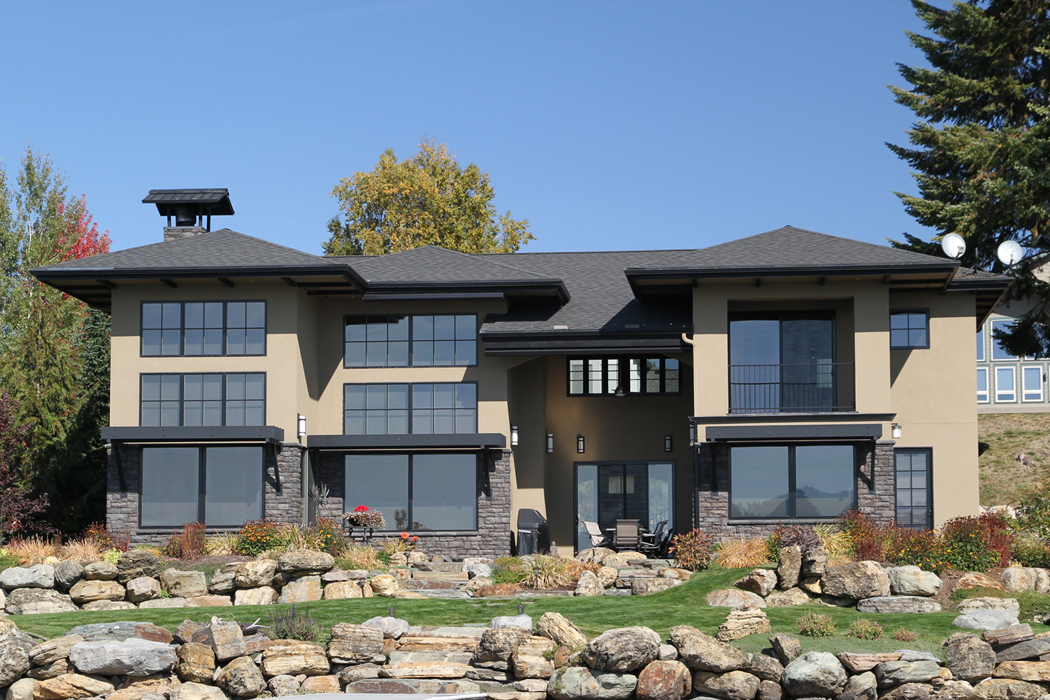 Sandpoint Builders, Inc. builds custom dream homes in North Idaho background image.